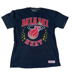 Mitchell & Ness NBA Miami Heat Men's LG Tailored Fit Graphic T-shirt